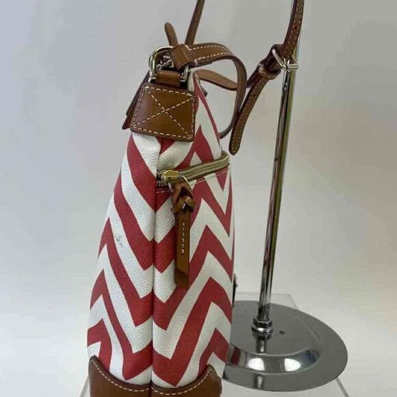 Dooney & Bourke Designer pink red /White Cross Body Bag Purse Crossbody Handbag - Picture 3 of 6